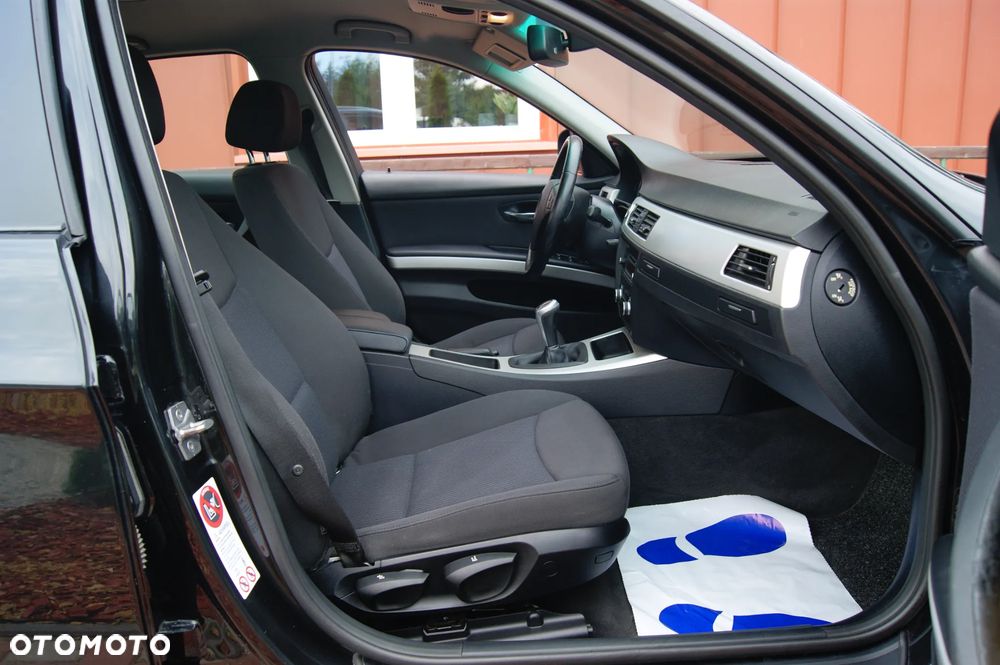 BMW Seria 3 320i Edition Sport - 33