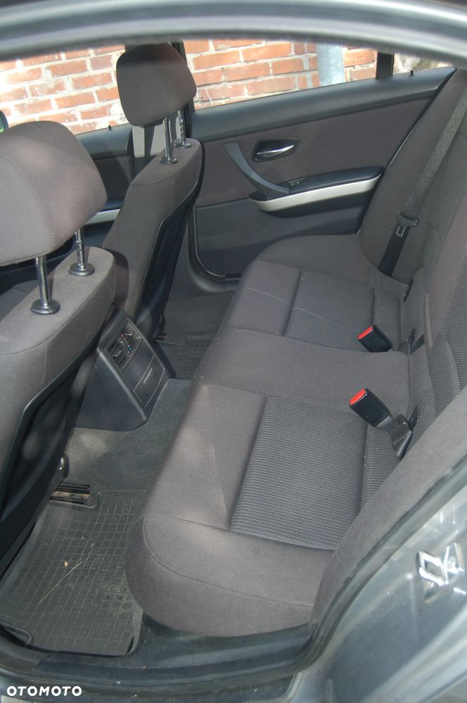 BMW Seria 3 320i - 21