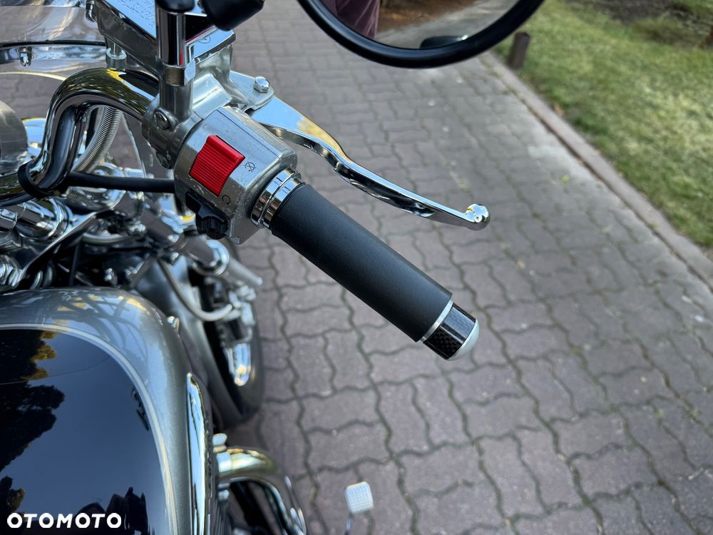 Suzuki Intruder - 20