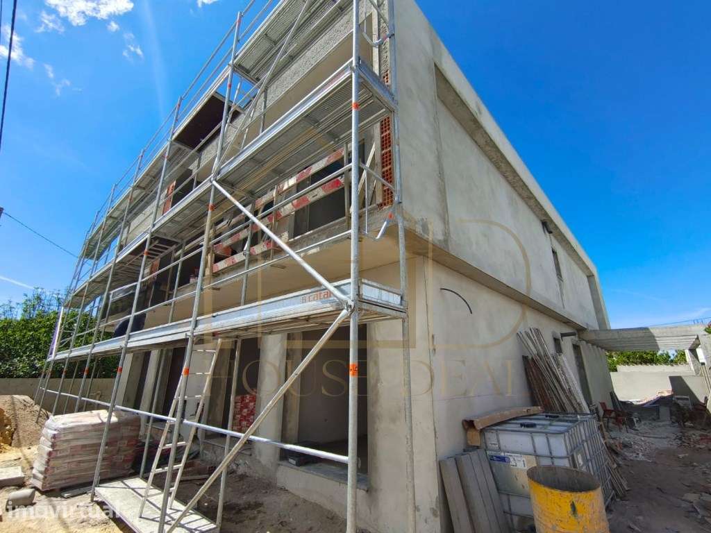 DESLUMBRANTE Moradia T4 com Piscina. Fernão Ferro - Grande imagem: 3/18