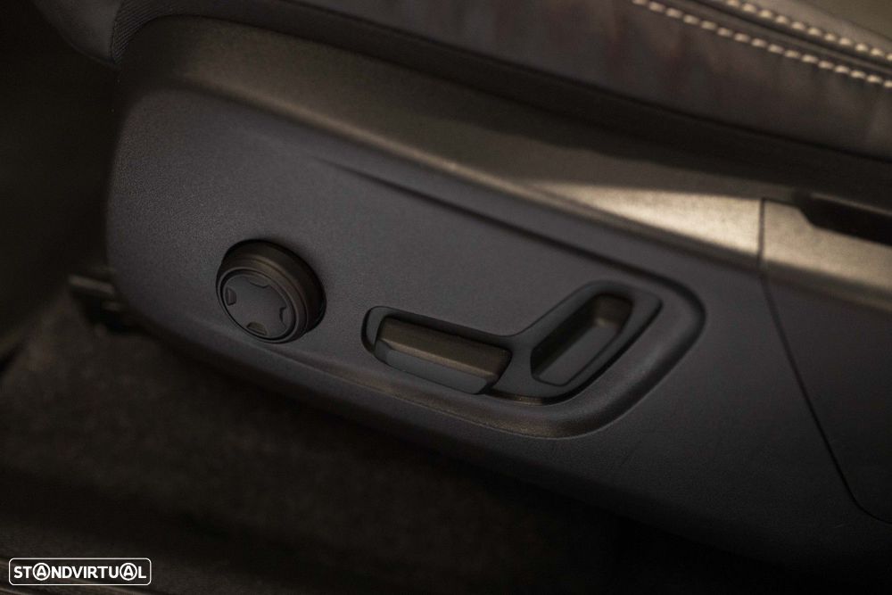 Volvo XC 40 P8 AWD Recharge RDesign - 18