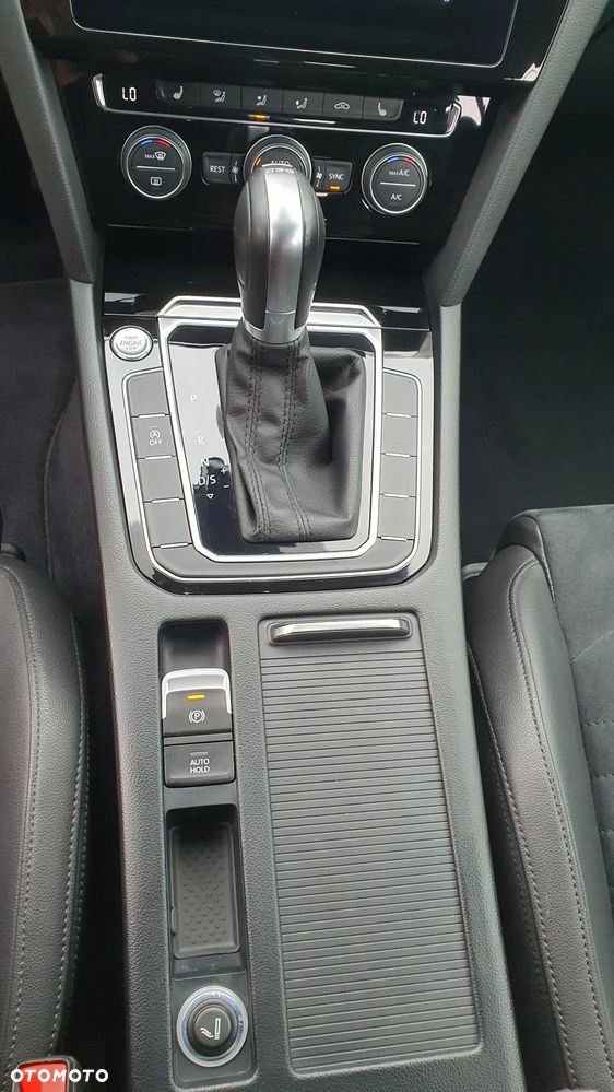 Volkswagen Passat - 19