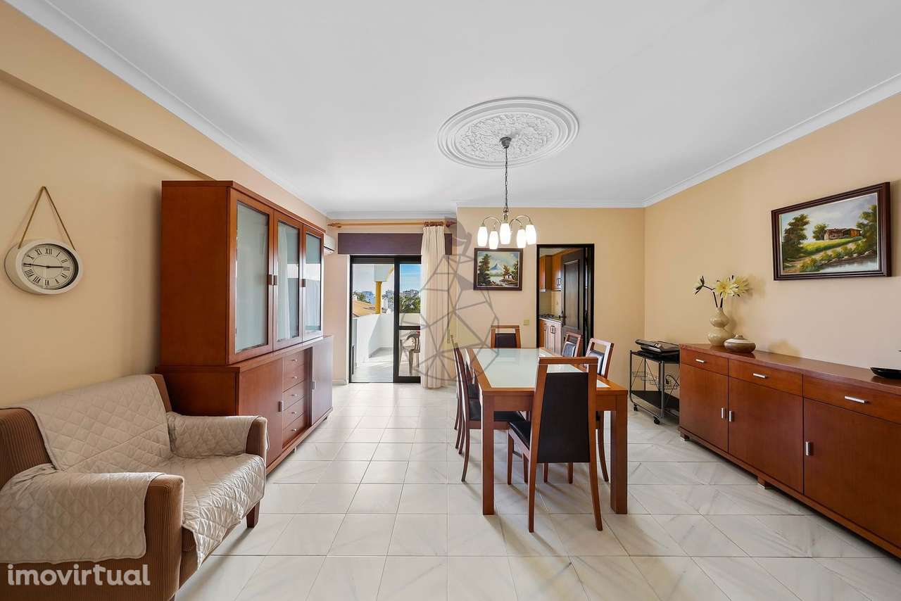 Apartamento T2 virado a Sul , com Garagem na Vila Rosa - Portimão - Grande imagem: 4/51