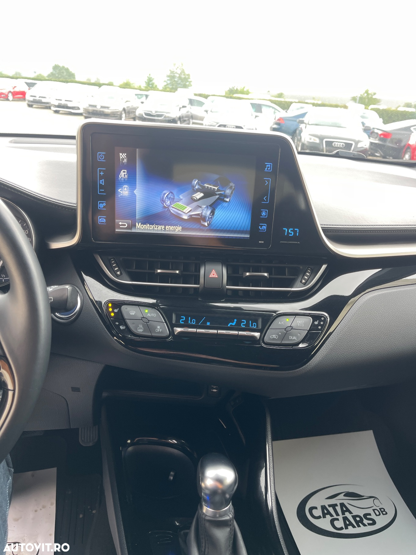 Toyota C-HR Hybrid Club - 35