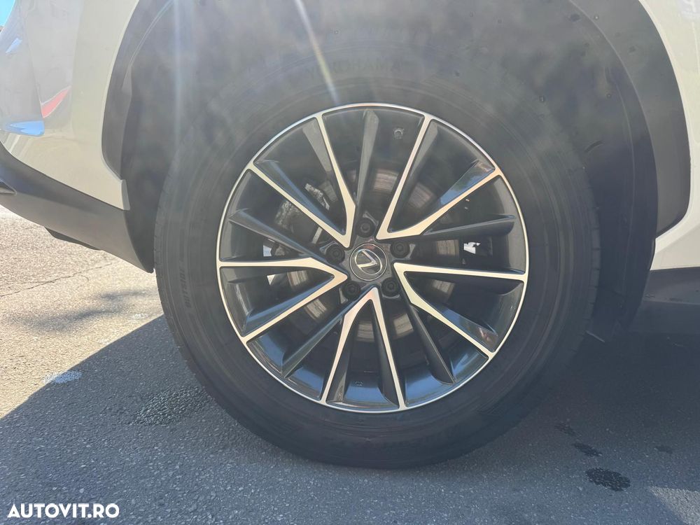 Lexus Seria NX 350h - 12