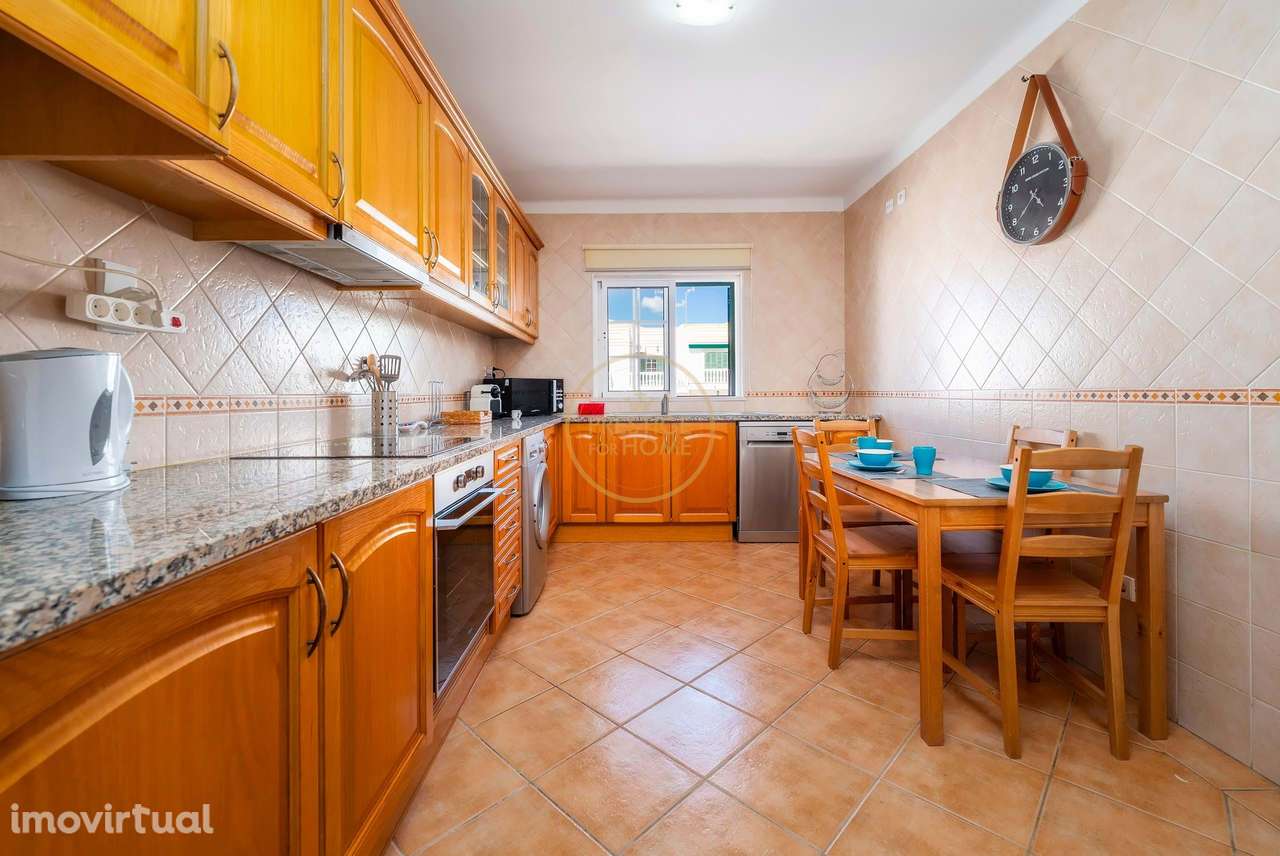 Apartamento T2 Mobilado e equipado, Ar condicionado e Estacionamento e - Grande imagem: 2/42