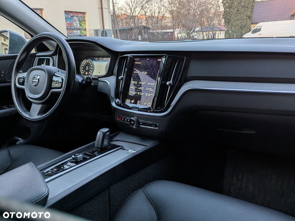 Volvo V60 Cross Country - 9