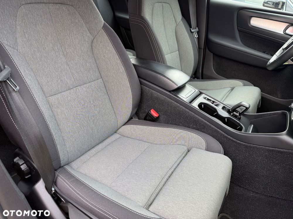 Volvo XC 40 B3 B DKG Plus Bright - 32