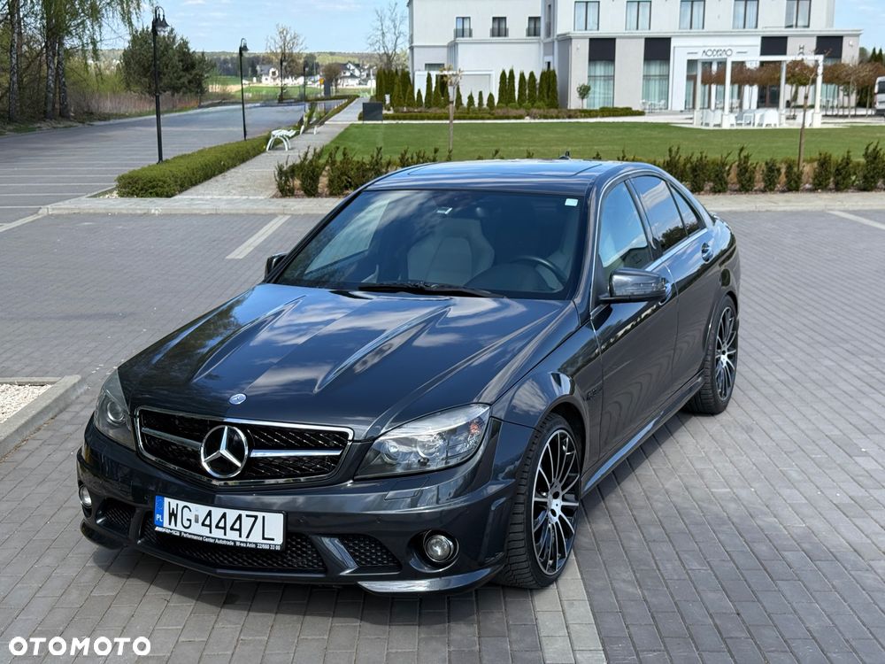 Mercedes-Benz Klasa C 63 AMG 7G-TRONIC SPORT EDITION - 9