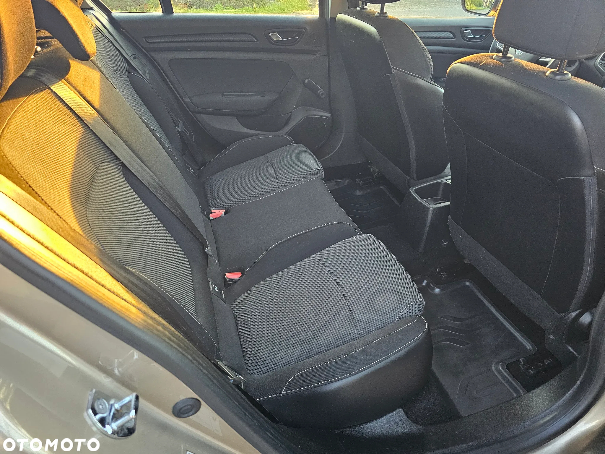 Renault Megane 1.6 SCe Life - 11