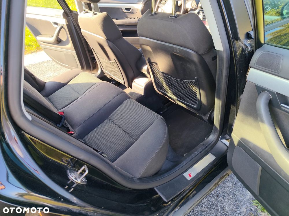 Audi A4 Limousine - 8