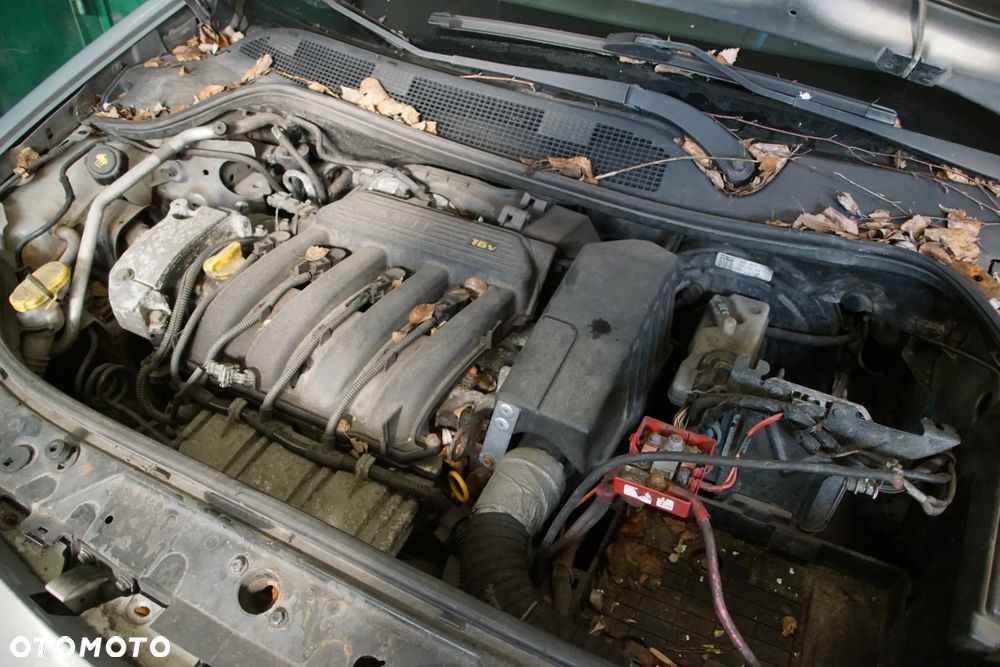 Auto na części - Renault Megane II 1.4 16V 98 KM K4J730 JH3105 TEA19 2003R Silnik Skrzynia Drzwi Maska Klapa Błotnik Zderzak Klapa Klamka Lusterko Klamka Szyba Deska Kokpit Sterownik Moduł Czujnik Licznik Panel Kierownica - 15