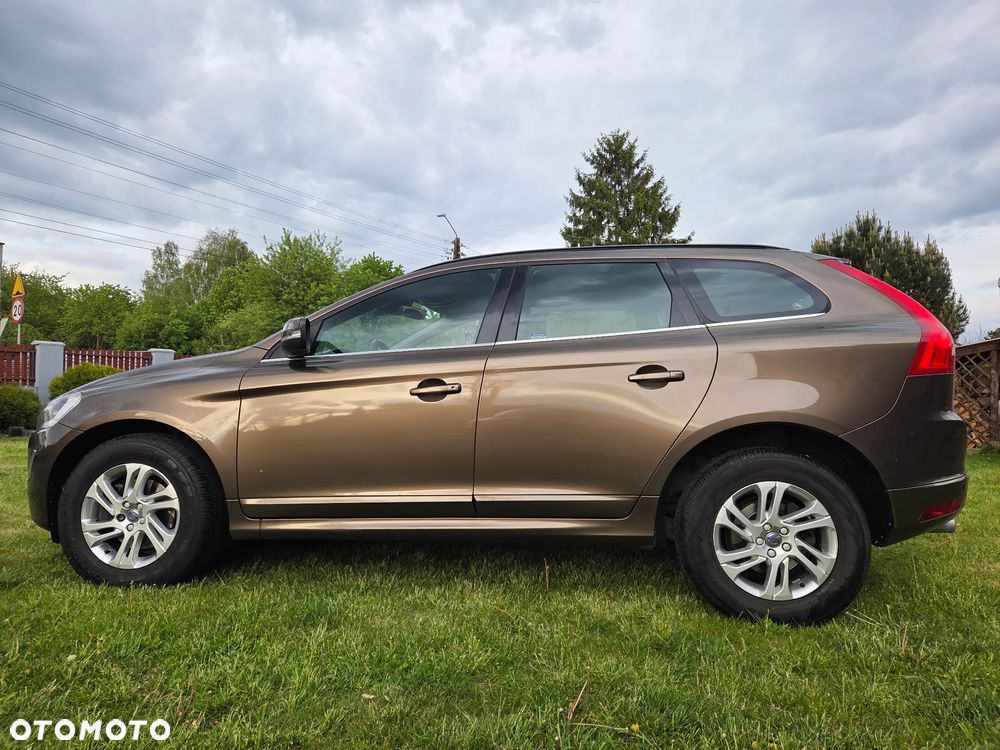 Volvo XC 60 D3 Drive-E Momentum - 1