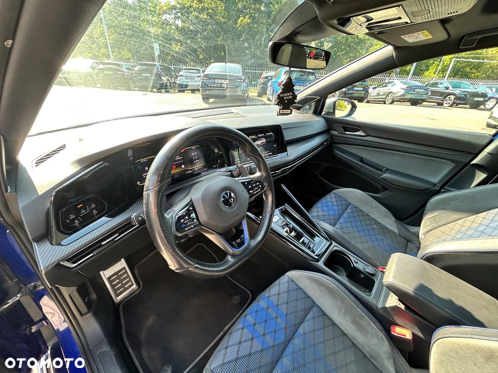 Volkswagen Golf - 10