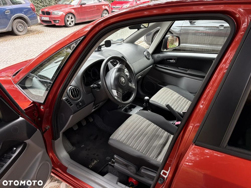 Suzuki SX4 1.6 Premium - 16