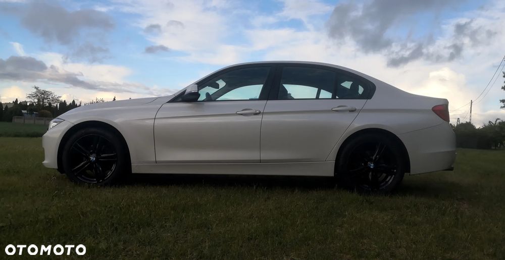 BMW Seria 3 318d DPF - 9