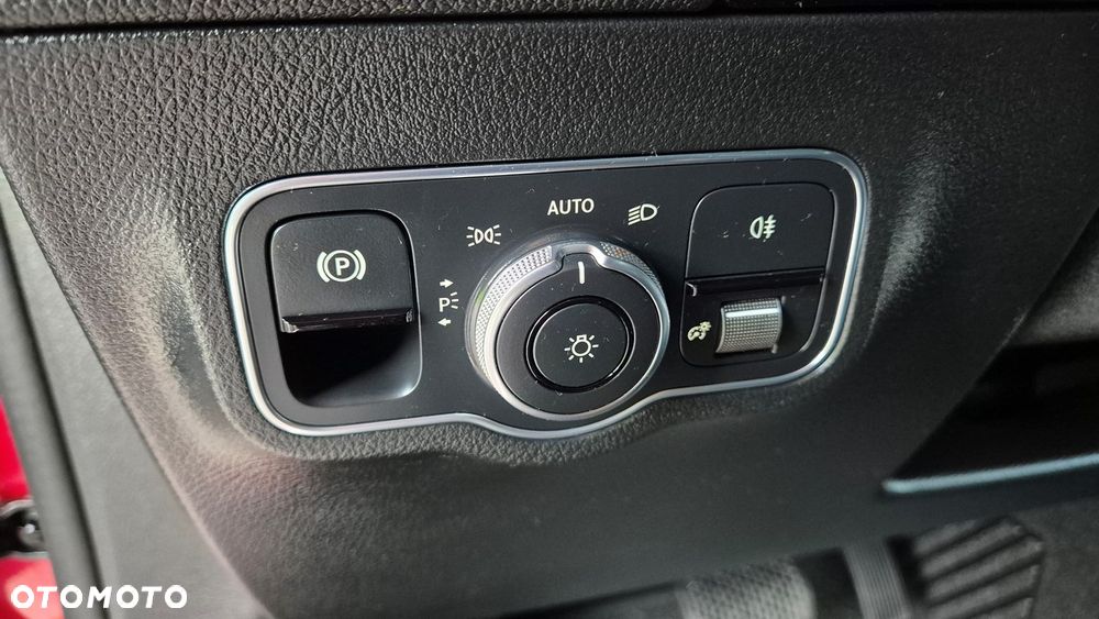 Mercedes-Benz Klasa B 180 Progressive 7G-DCT - 12