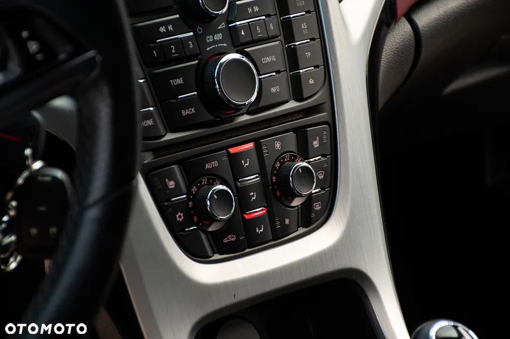 Opel Astra IV GTC 1.4 T Sport EU6 - 31