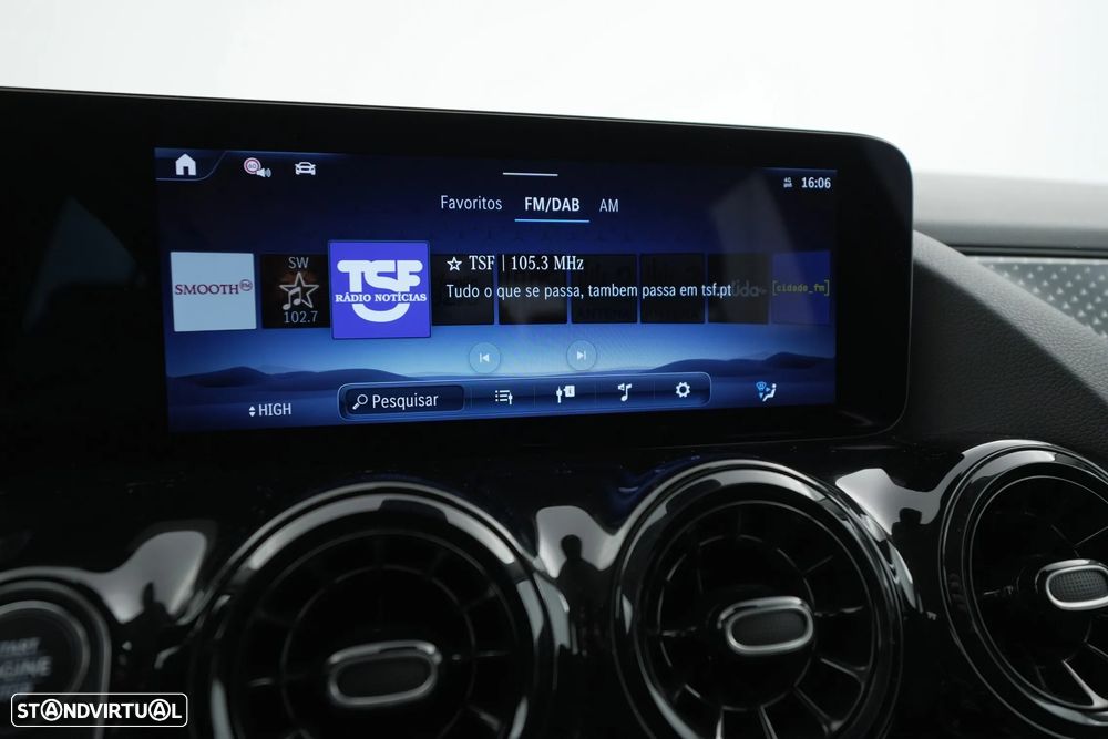 Mercedes-Benz GLA 180 d Progressive - 18