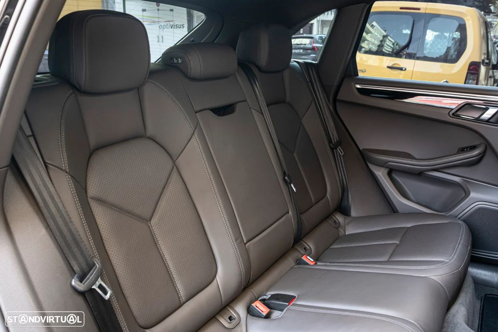 Porsche Macan S - 38