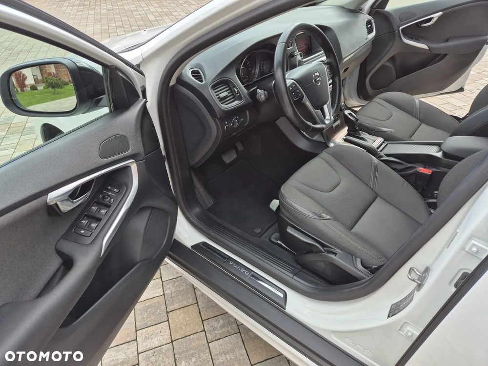 Volvo V40 Cross Country T3 Geartronic Momentum - 7