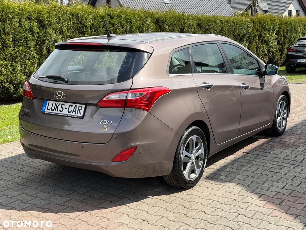 Hyundai i30 blue Kombi 1.4 YES Gold - 5