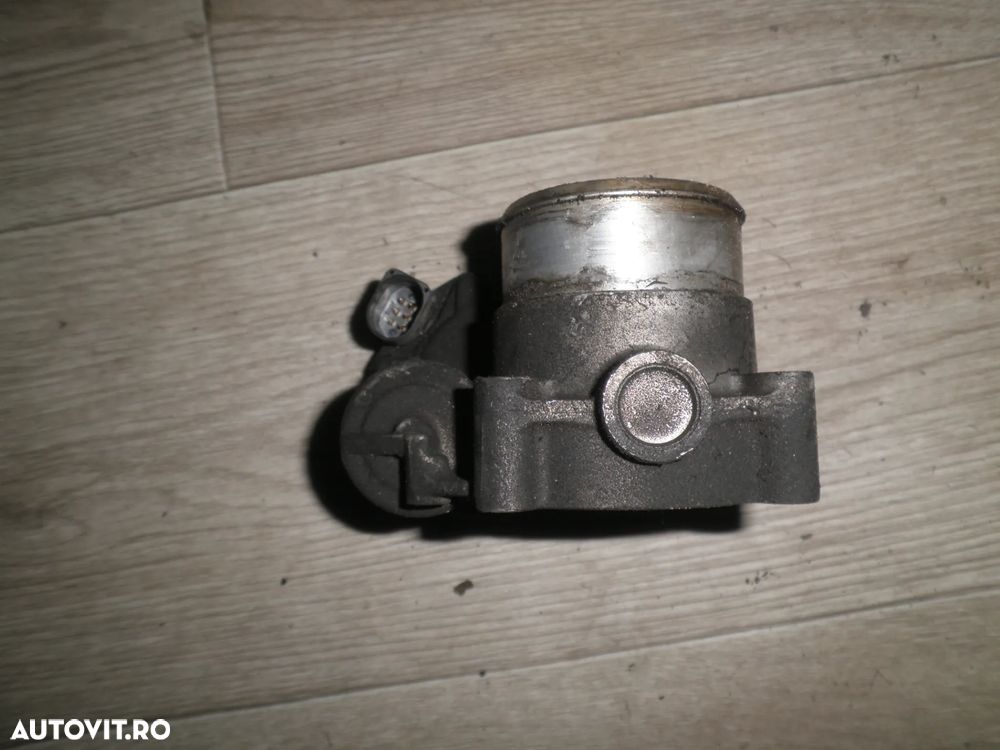 Clapeta acceleratie Audi A4 B7 2.0 TFSI 06F133062G - 2