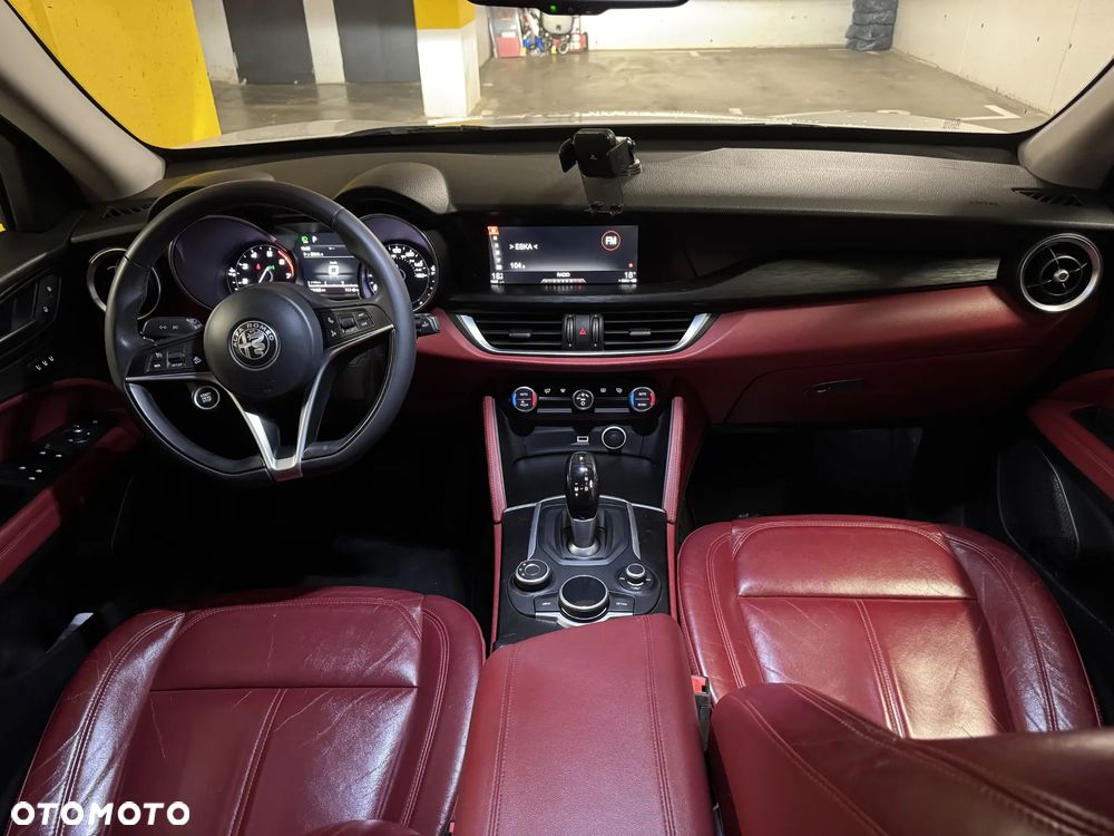 Alfa Romeo Stelvio 2.0 Turbo 16V AT8-Q4 Ti - 6