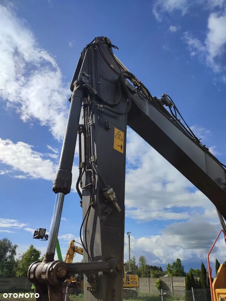 Volvo EC 220 EL - 25