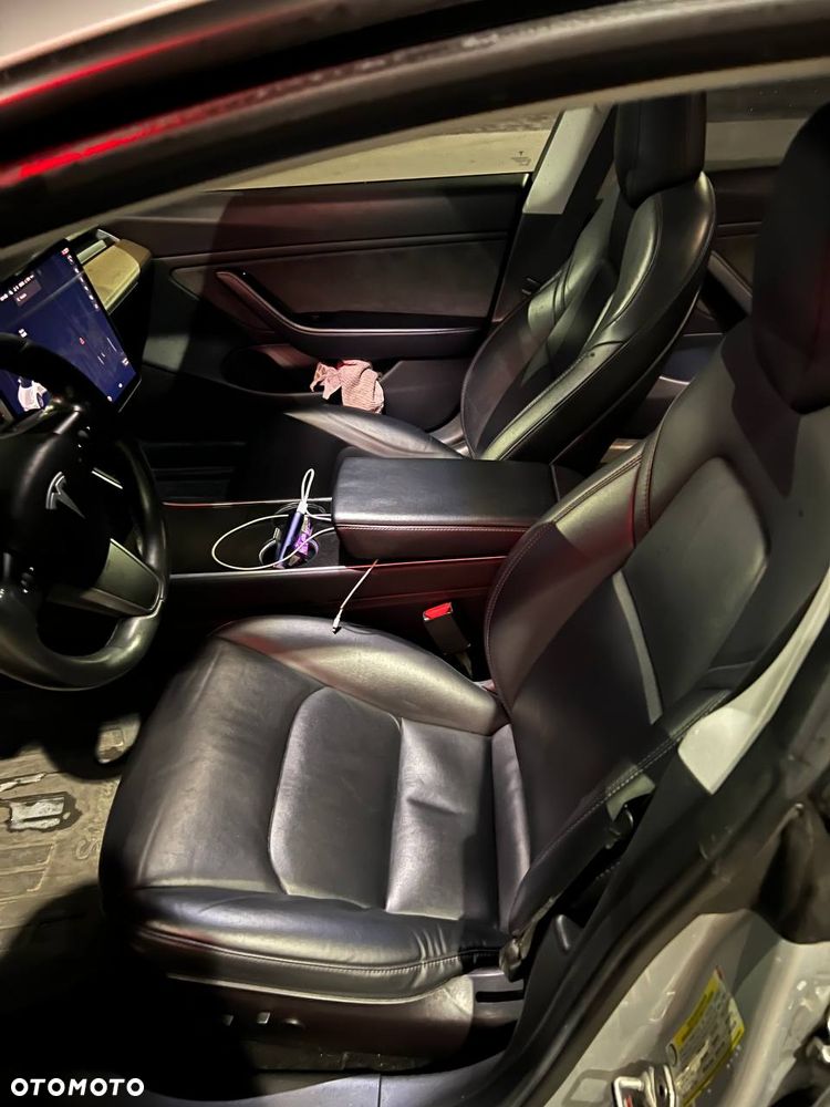 Tesla Model 3 - 14