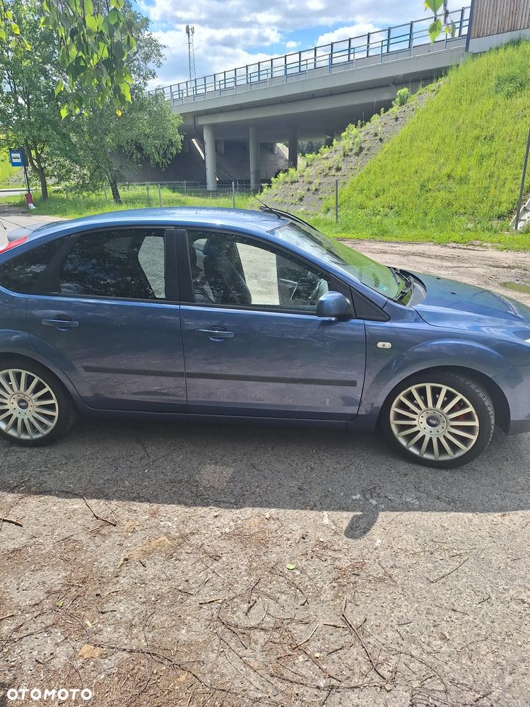 Ford Focus 2.0 16V Ghia - 1