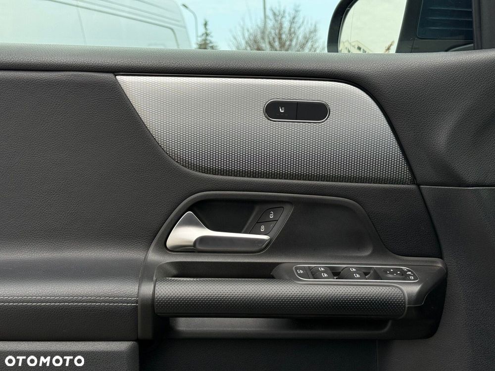 Mercedes-Benz GLB 200 Style 7G-DCT - 13