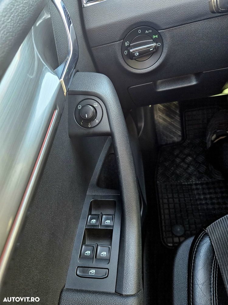 Skoda Octavia 1.6 TDI DSG Style - 11