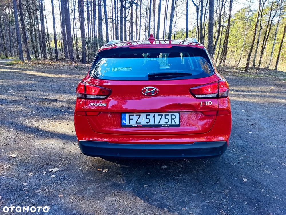 Hyundai i30 1.5 DPI Classic + - 6