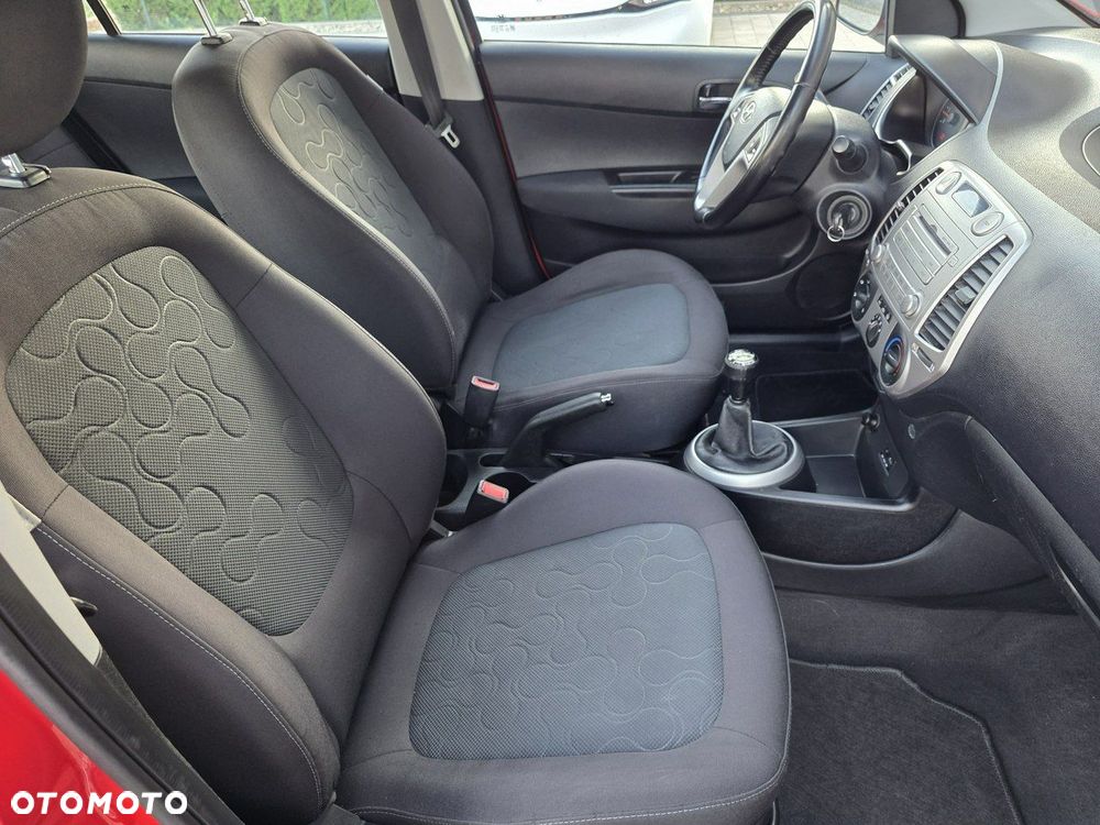 Hyundai i20 - 12