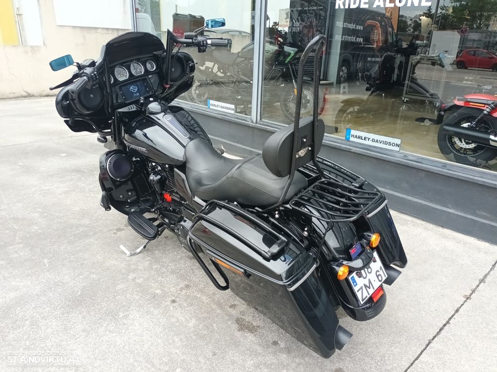 Harley-Davidson FLHXS Street Glide Special - 4