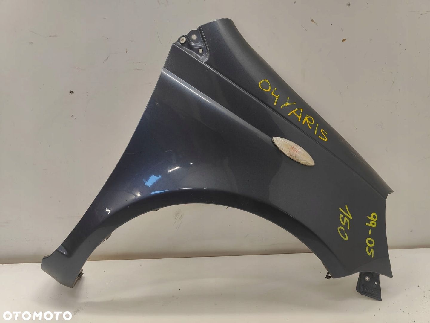 Toyota yaris I 99-05 BŁOTNIK PRAWY PRZÓD PRZEDNI - 1