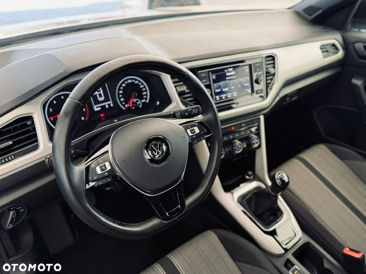 Volkswagen T-Roc - 35