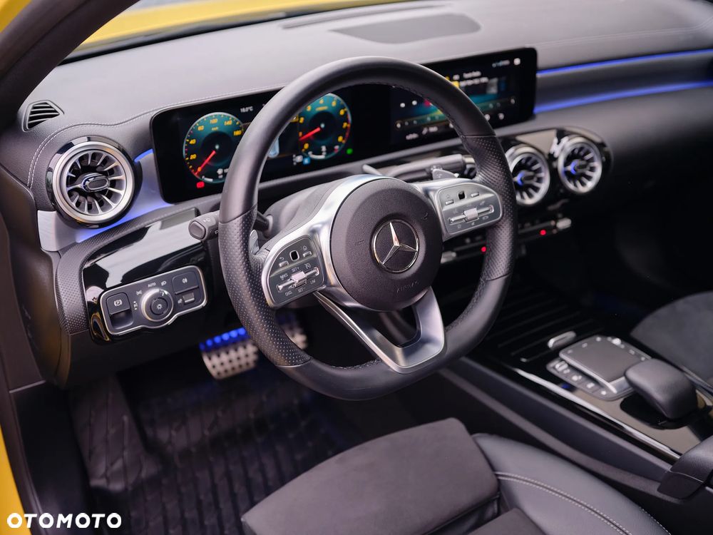 Mercedes-Benz Klasa A 250 Edition 1 7G-DCT - 28