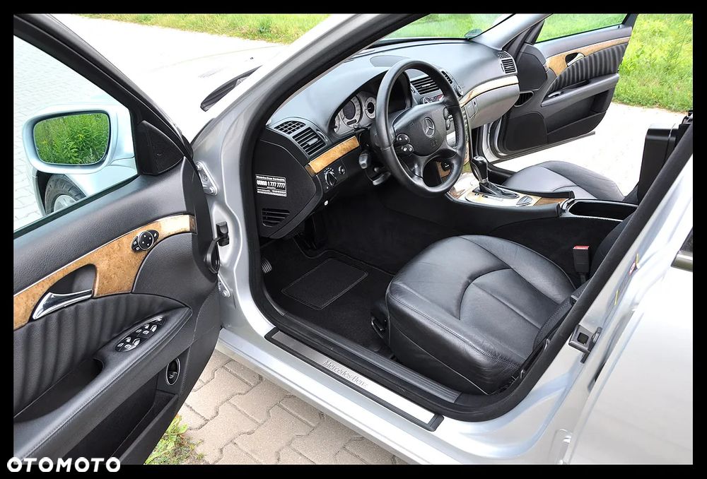 Mercedes-Benz Klasa E 320 CDI 7G-TRONIC Avantgarde - 27