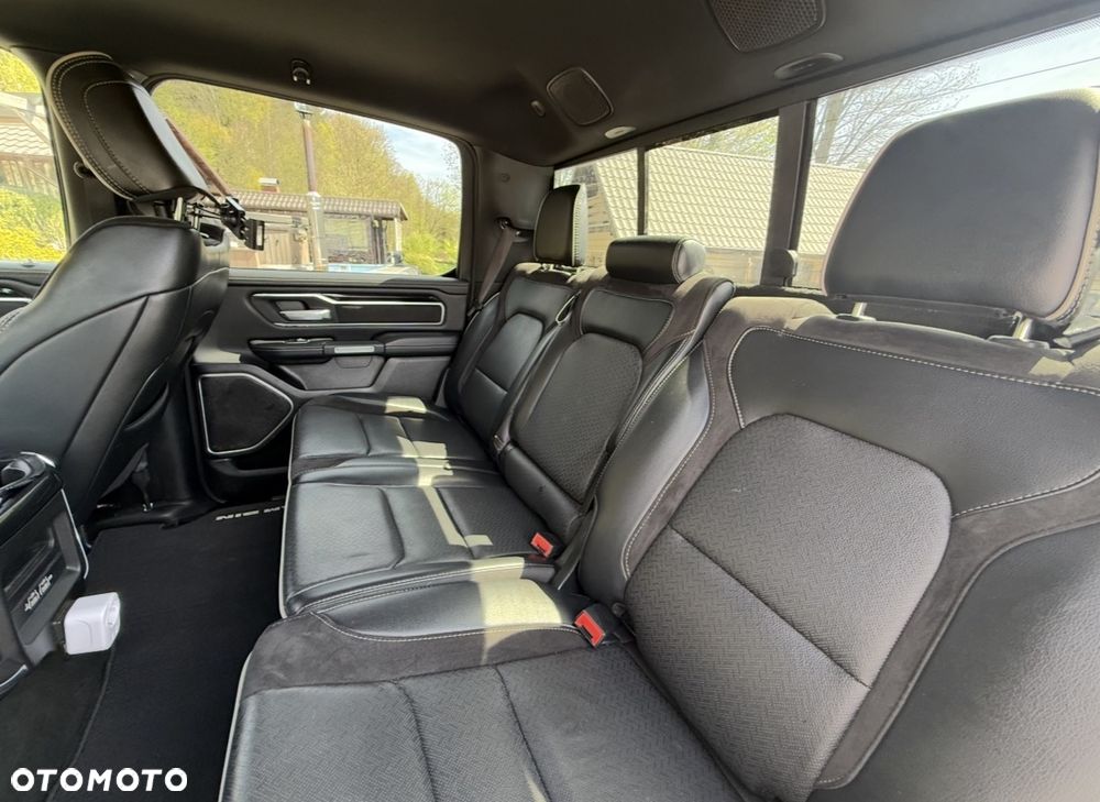 RAM 1500 Crew Cab Shortbed Laramie - 8