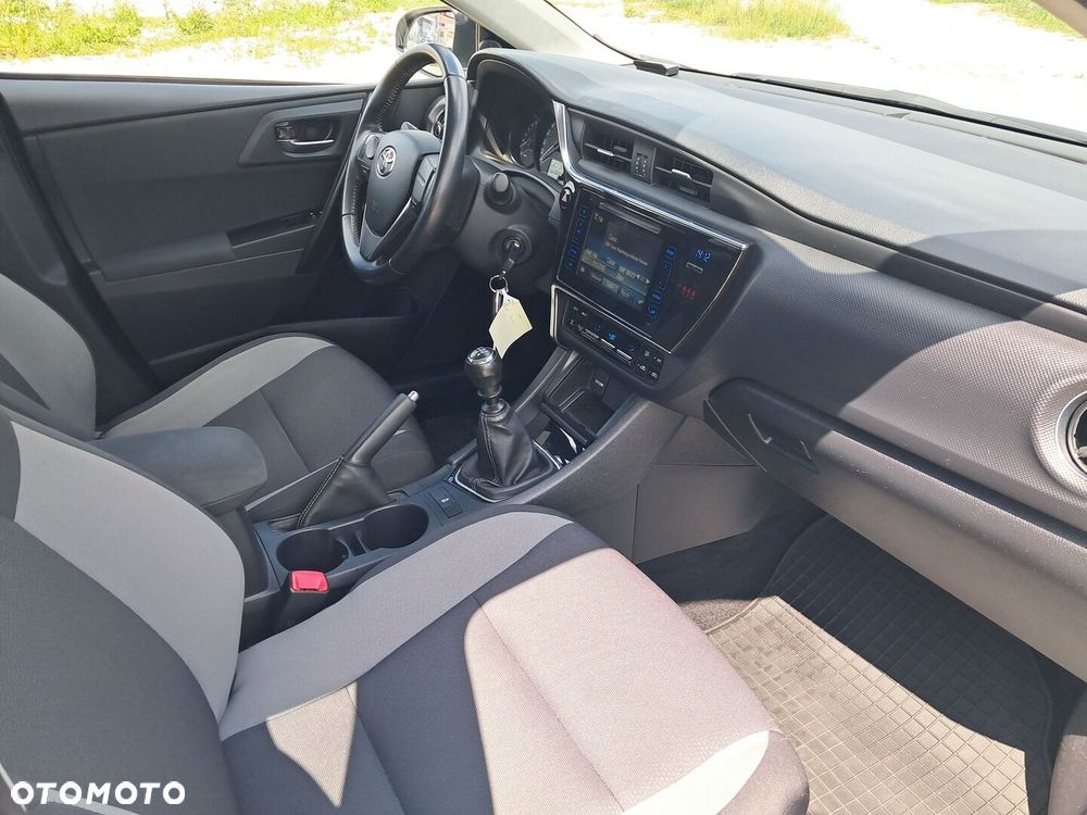 Toyota Auris - 19