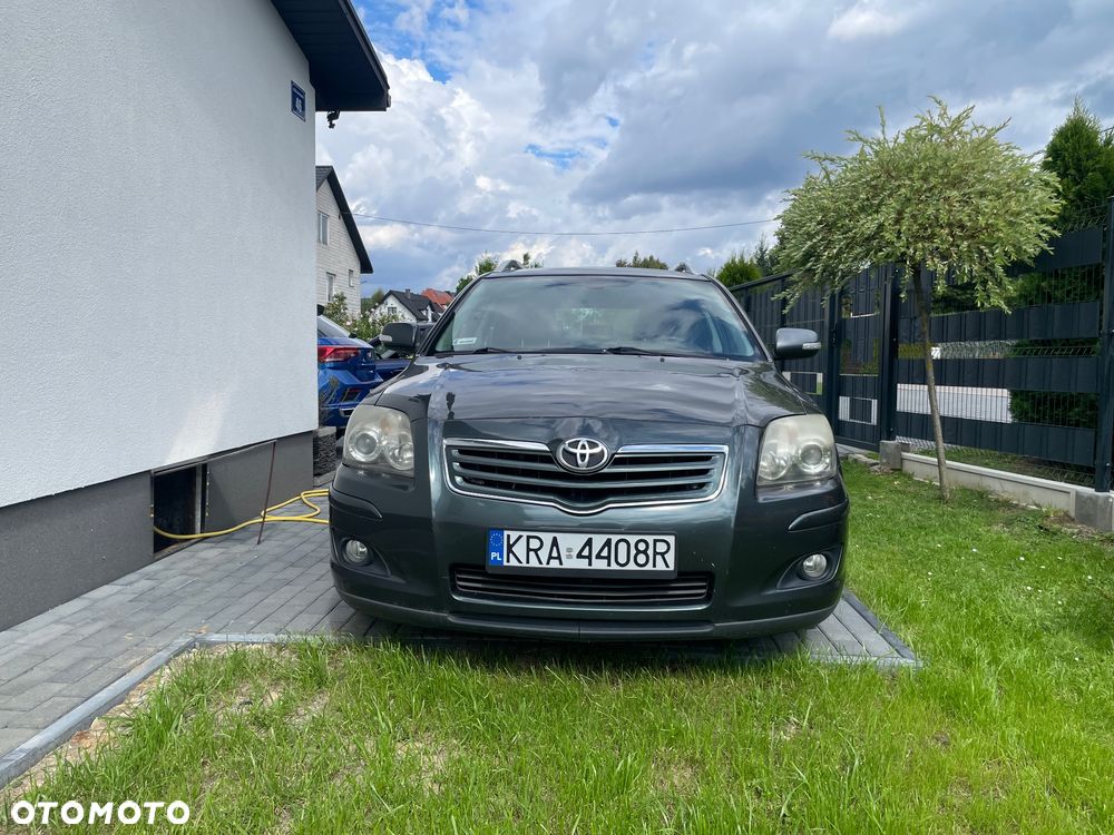 Toyota Avensis 2.0 D-4D Luna - 1