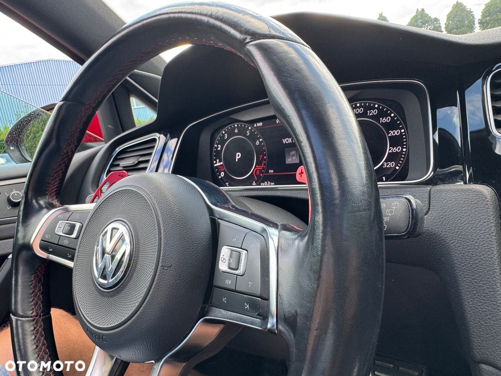 Volkswagen Golf GTI (BlueMotion Technology) DSG Performance - 38