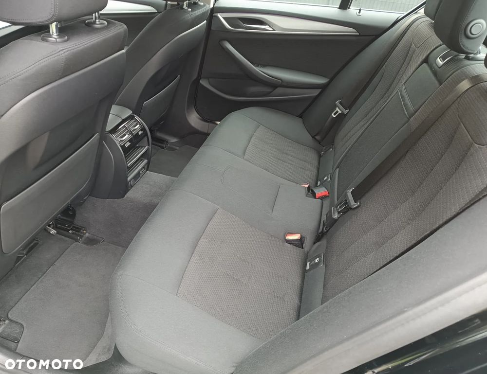 BMW Seria 5 520d MHEV - 19