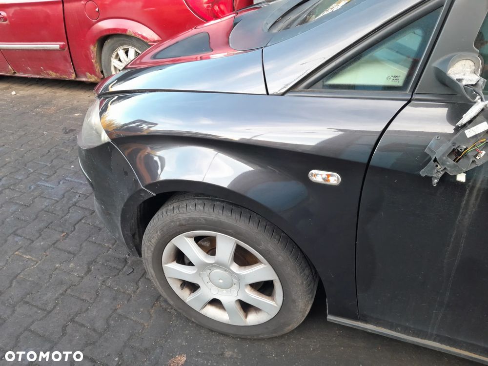 Błotnik przedni lewy SEAT Leon II 05-12r. LS9N - 2