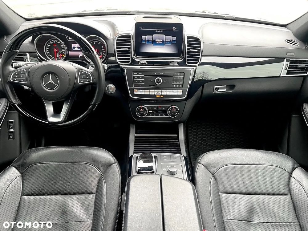 Mercedes-Benz GLS - 23