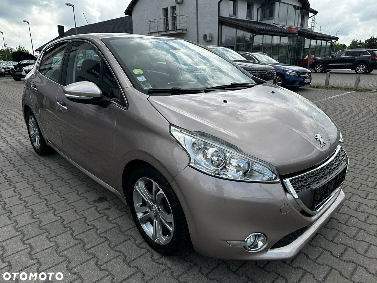 Peugeot 208 - 5