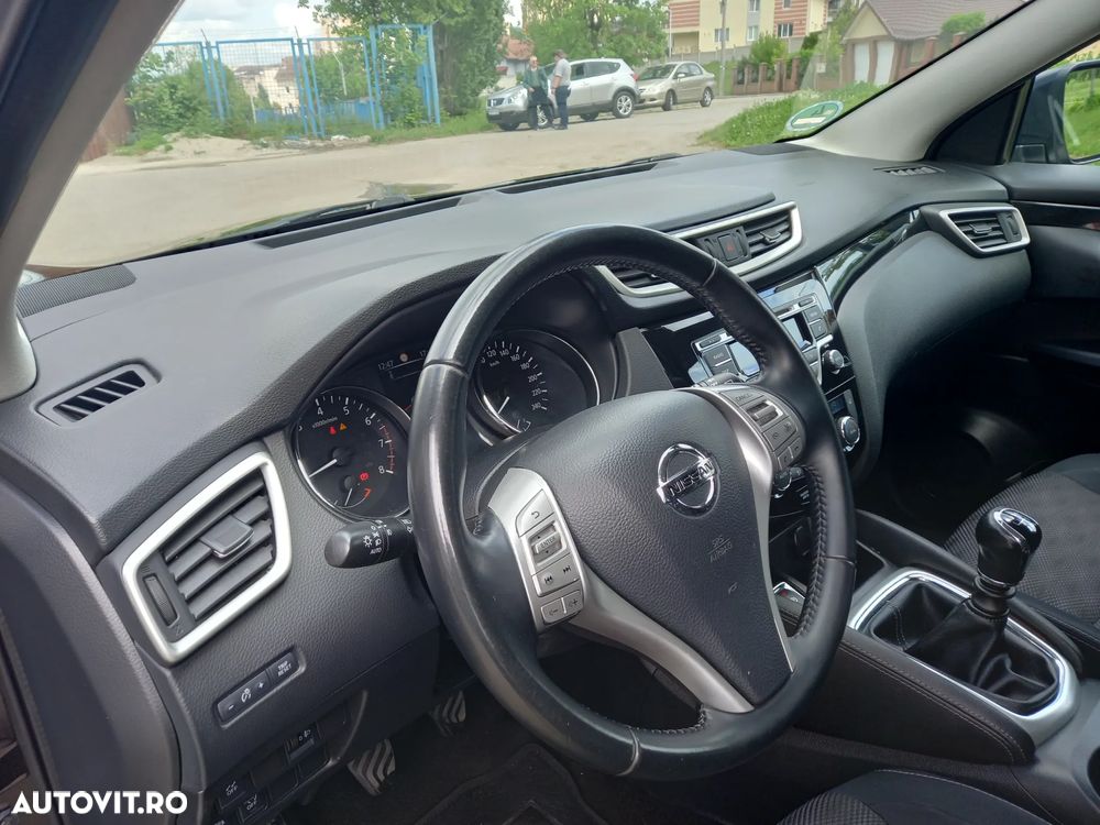Nissan Qashqai 1.2 DIG-T ACENTA - 11