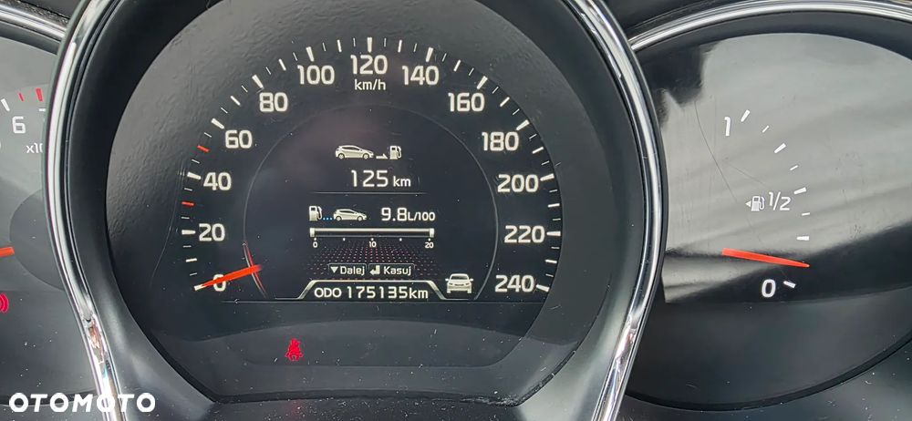 Kia Ceed - 12